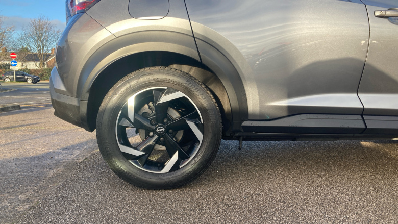 Nissan Juke 1.0 DiG-T 114 N-Connecta 5dr Petrol Hatchback